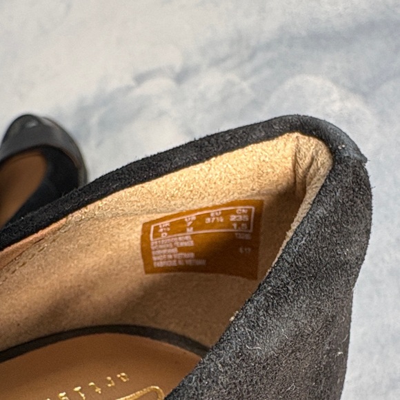 Clarks Women's Black Leather Suede Pumps - Picture 7 of 11